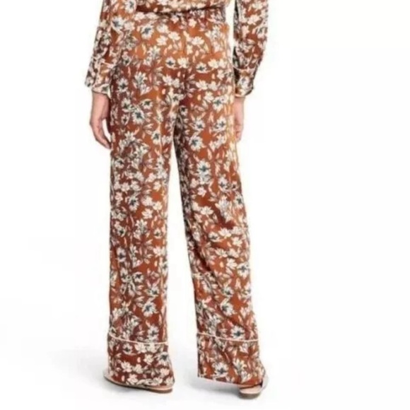 La Ligne x Target - Floral Wide Leg 2 piece Button Front Blouse & Trousers - Picture 5 of 12